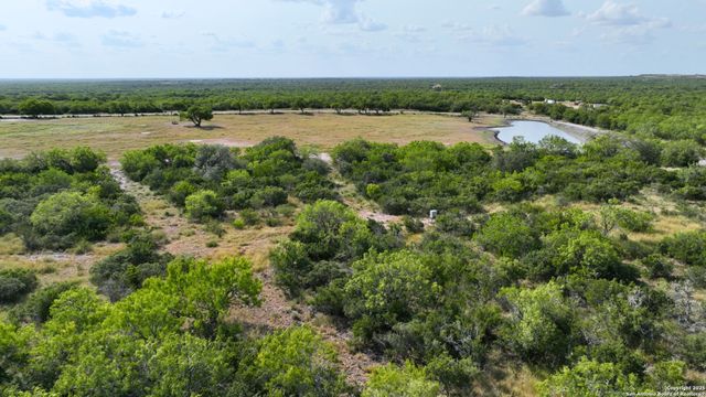 32 AC Fm 791, Falls City, TX 78113