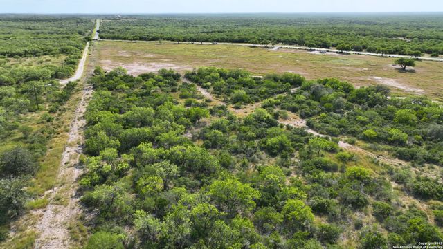 32 AC Fm 791, Falls City, TX 78113