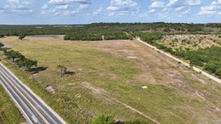 32 AC Fm 791, Falls City, TX 78113