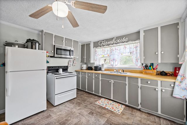 2540 Spring St, Pleasant View, TN 37146