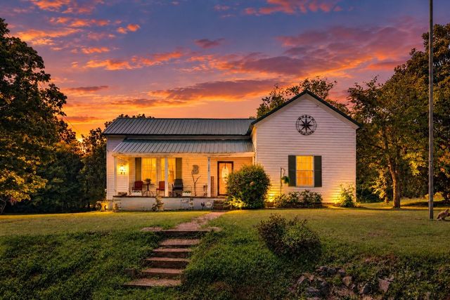 2540 Spring St, Pleasant View, TN 37146