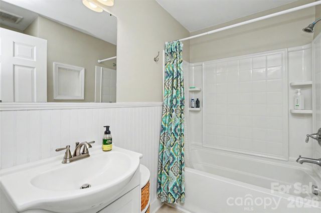 8333 Knights Bridge Road, Charlotte, NC 28210