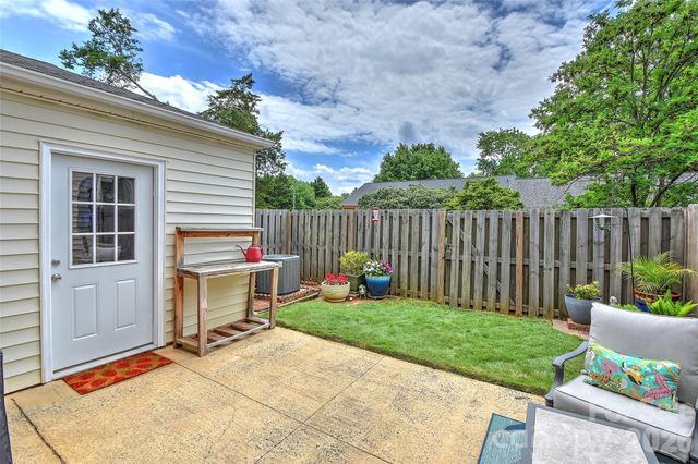 8333 Knights Bridge Road, Charlotte, NC 28210