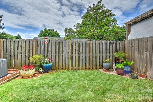 8333 Knights Bridge Road, Charlotte, NC 28210