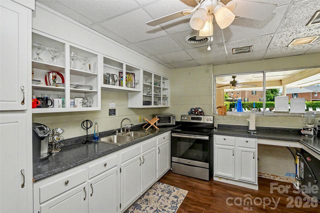 8333 Knights Bridge Road, Charlotte, NC 28210