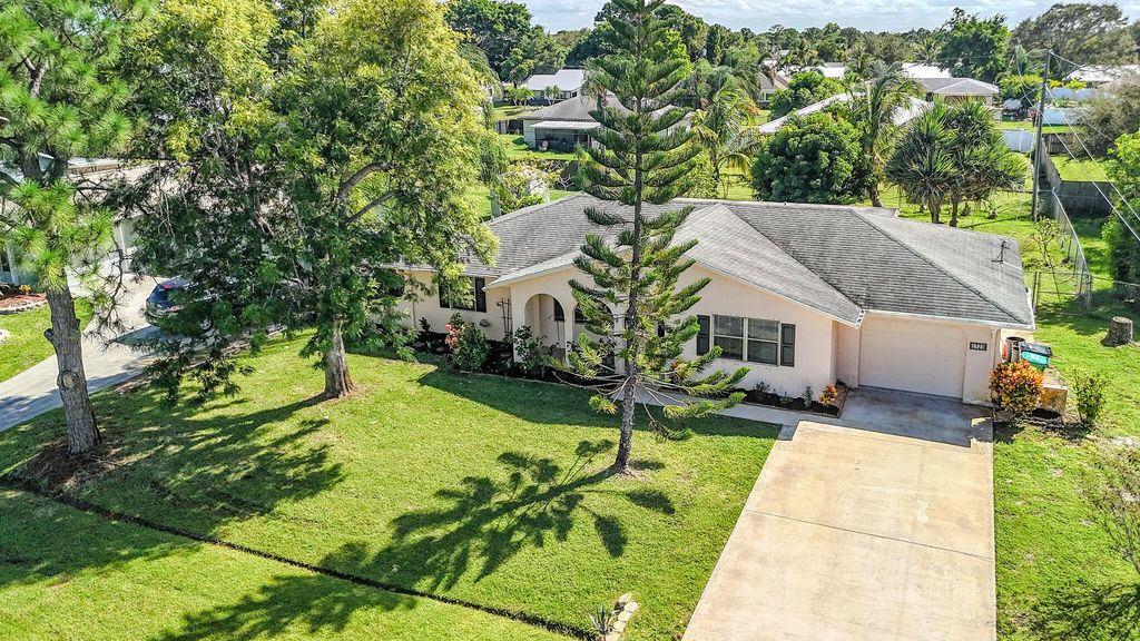 2720 SE Helms Avenue, Port St Lucie, FL 34952