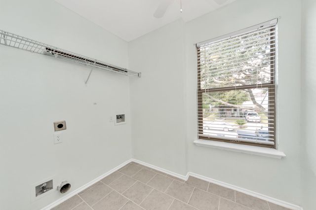 2610 Skyview Shadows Court, Houston, TX 77047