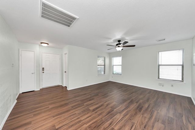 2610 Skyview Shadows Court, Houston, TX 77047