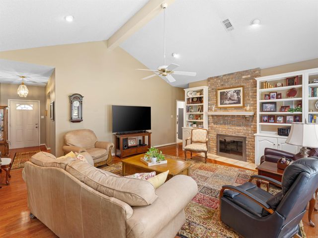 212 Pine Terrace Dr, Cabot, AR 72023