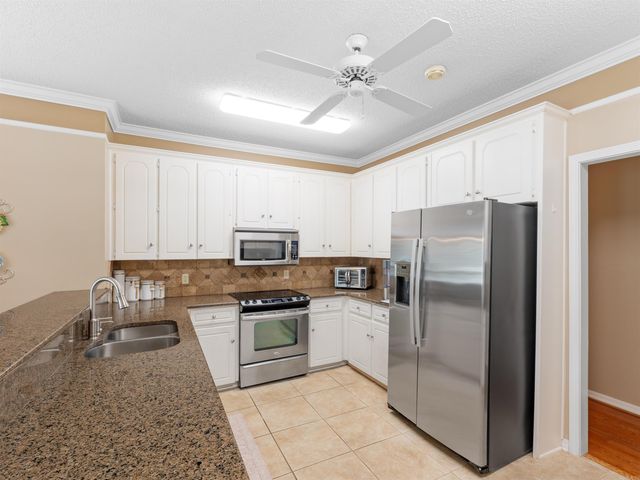 212 Pine Terrace Dr, Cabot, AR 72023