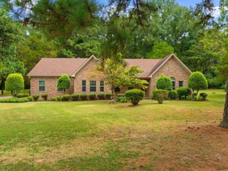 212 Pine Terrace Dr, Cabot, AR 72023