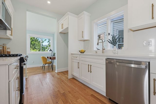 26 Pleasant St, Beverly, MA 01915