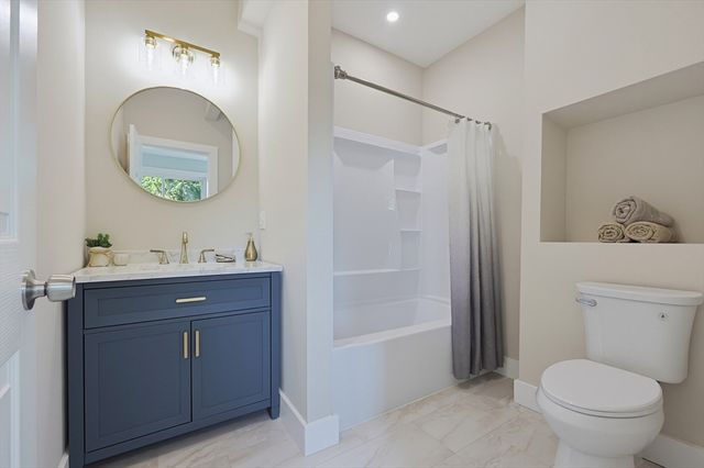 26 Pleasant St, Beverly, MA 01915
