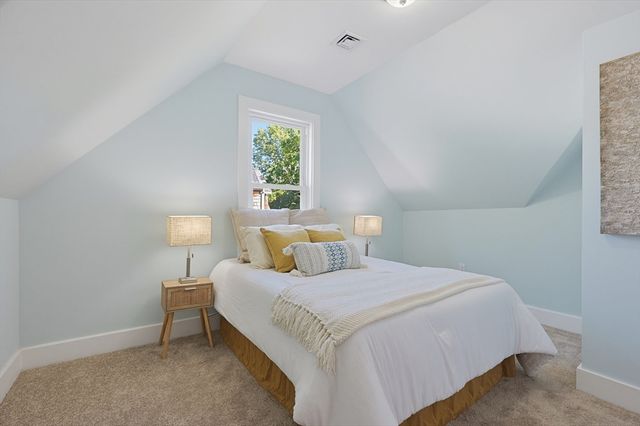 26 Pleasant St, Beverly, MA 01915