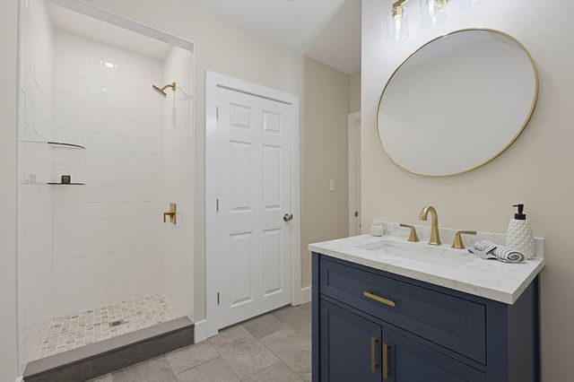 26 Pleasant St, Beverly, MA 01915