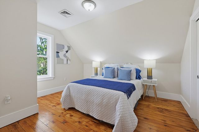 26 Pleasant St, Beverly, MA 01915