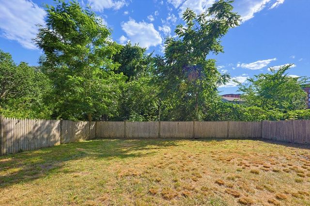 26 Pleasant St, Beverly, MA 01915