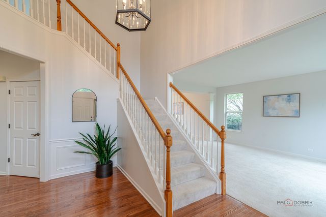 1575 McClellan Drive, Lindenhurst, IL 60046