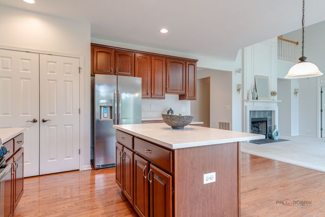 1575 McClellan Drive, Lindenhurst, IL 60046