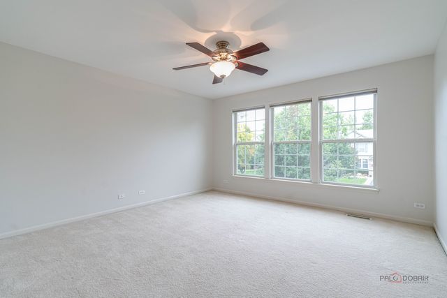 1575 McClellan Drive, Lindenhurst, IL 60046