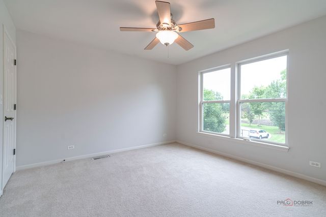 1575 McClellan Drive, Lindenhurst, IL 60046