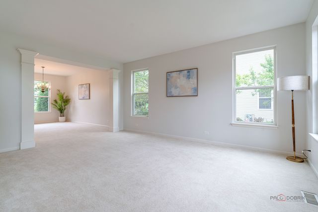 1575 McClellan Drive, Lindenhurst, IL 60046