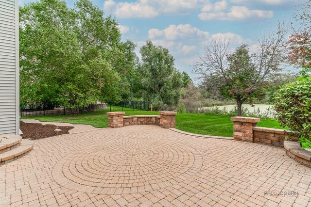 1575 McClellan Drive, Lindenhurst, IL 60046