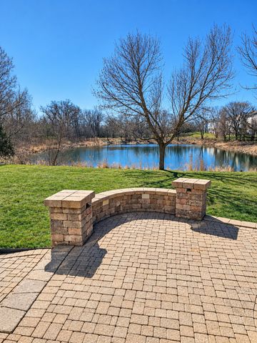 1575 McClellan Drive, Lindenhurst, IL 60046