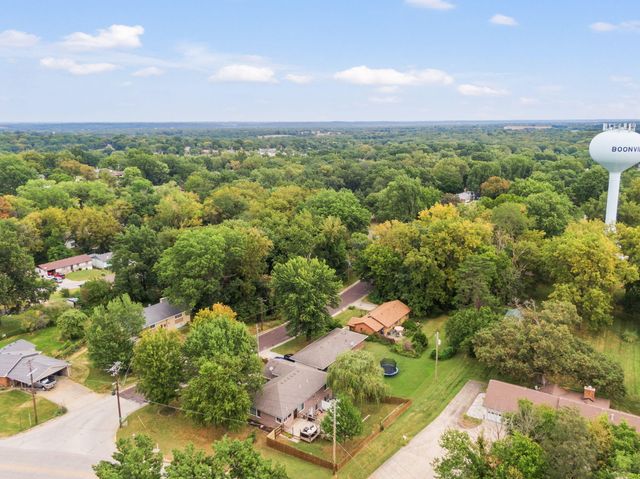 502 KROHN ST, Boonville, MO 65233