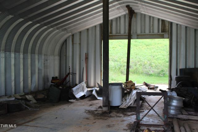 1704 Balls Chapel Road, Rose Hill, VA 24281