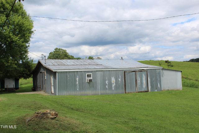 1704 Balls Chapel Road, Rose Hill, VA 24281