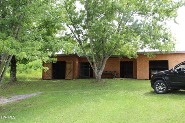 1704 Balls Chapel Road, Rose Hill, VA 24281