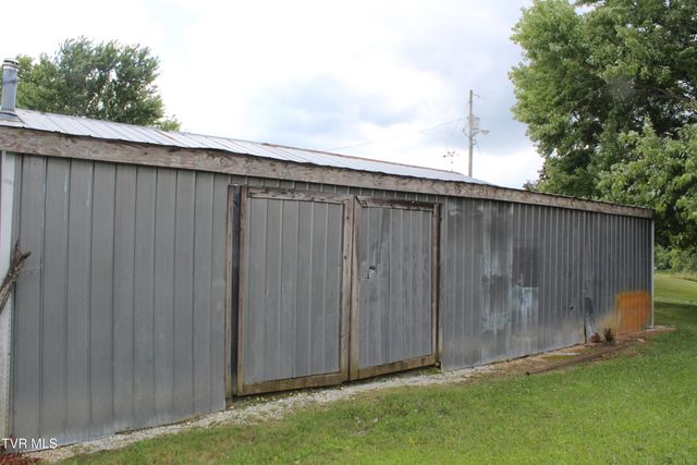 1704 Balls Chapel Road, Rose Hill, VA 24281