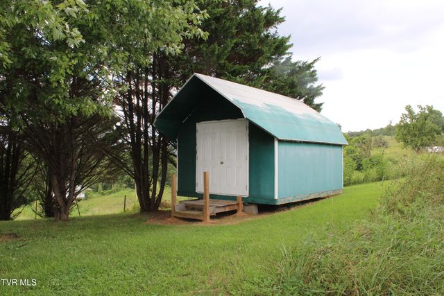 1704 Balls Chapel Road, Rose Hill, VA 24281