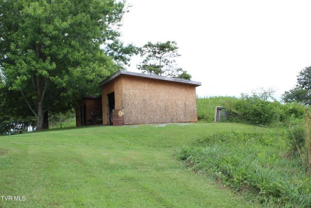 1704 Balls Chapel Road, Rose Hill, VA 24281