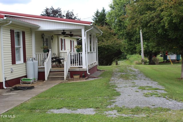 1704 Balls Chapel Road, Rose Hill, VA 24281