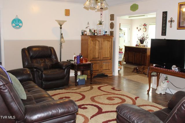 1704 Balls Chapel Road, Rose Hill, VA 24281