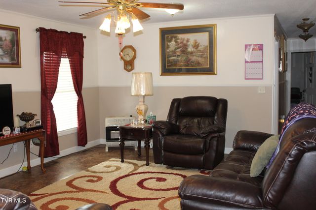 1704 Balls Chapel Road, Rose Hill, VA 24281