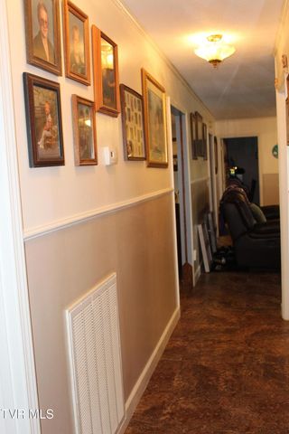 1704 Balls Chapel Road, Rose Hill, VA 24281