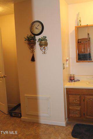 1704 Balls Chapel Road, Rose Hill, VA 24281