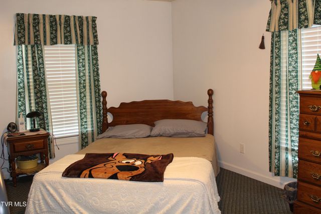 1704 Balls Chapel Road, Rose Hill, VA 24281