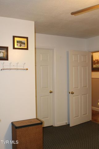 1704 Balls Chapel Road, Rose Hill, VA 24281