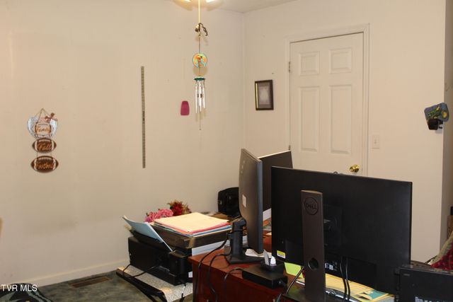 1704 Balls Chapel Road, Rose Hill, VA 24281