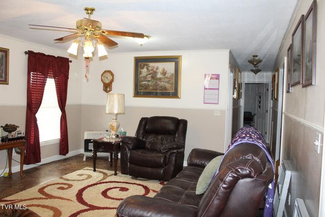 1704 Balls Chapel Road, Rose Hill, VA 24281