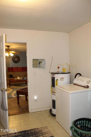 1704 Balls Chapel Road, Rose Hill, VA 24281