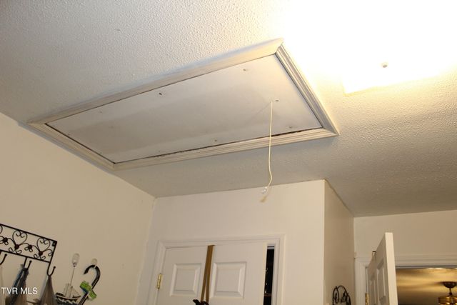 1704 Balls Chapel Road, Rose Hill, VA 24281