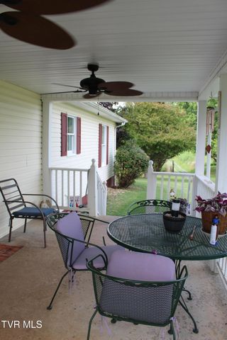 1704 Balls Chapel Road, Rose Hill, VA 24281