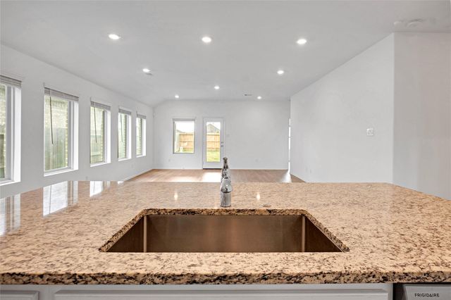 4450 Wild Flora Way, Baytown, TX 77521