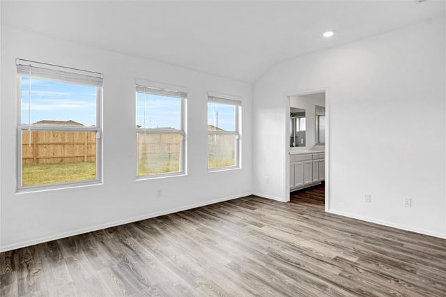 4450 Wild Flora Way, Baytown, TX 77521