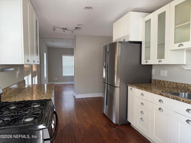 263 2ND Street, Atlantic Beach, FL 32233
